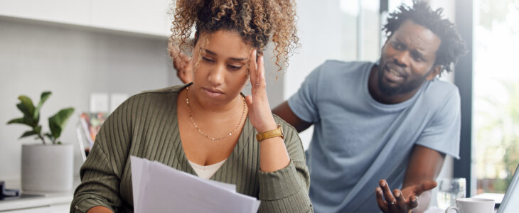 Couple fighting over finances